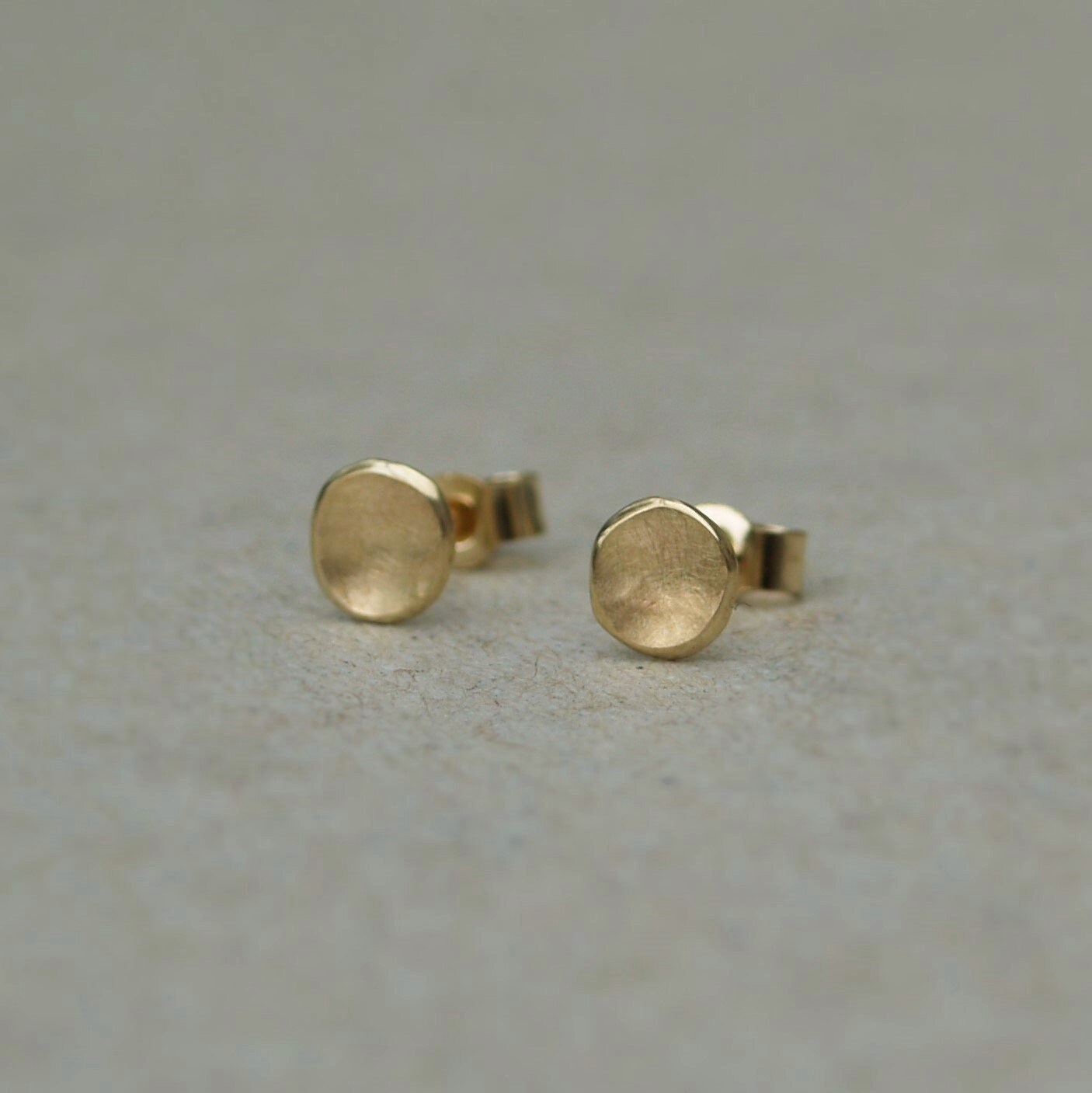 Handmade 9ct yellow gold tiny 4mm disc petal stud earrings