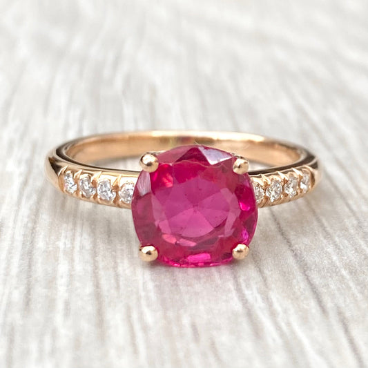 18ct rose gold large Ruby and diamond ring - UK size O 1/2 - US size 7 1/4