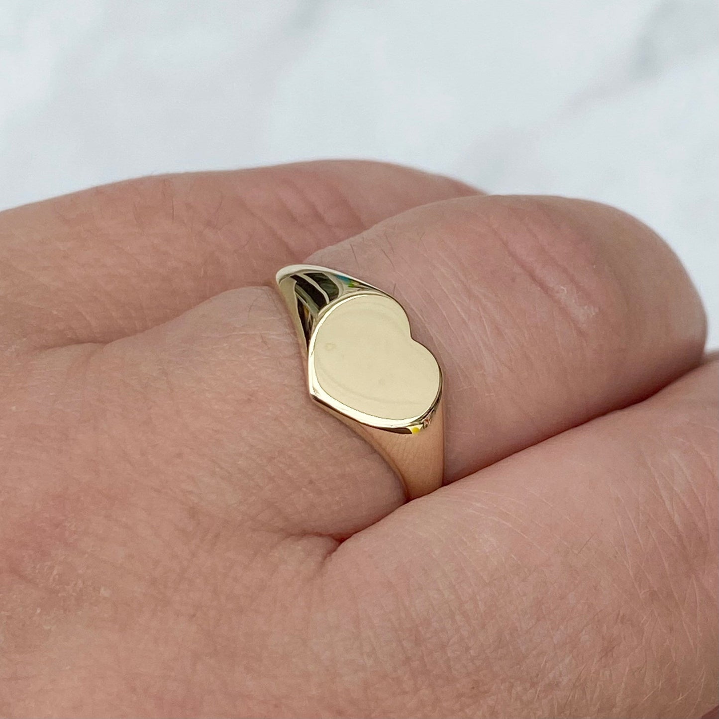 Vintage 9ct yellow gold heart signet ring - Can be hand engraved - UK size O - US size 7 - British vintage jewellery
