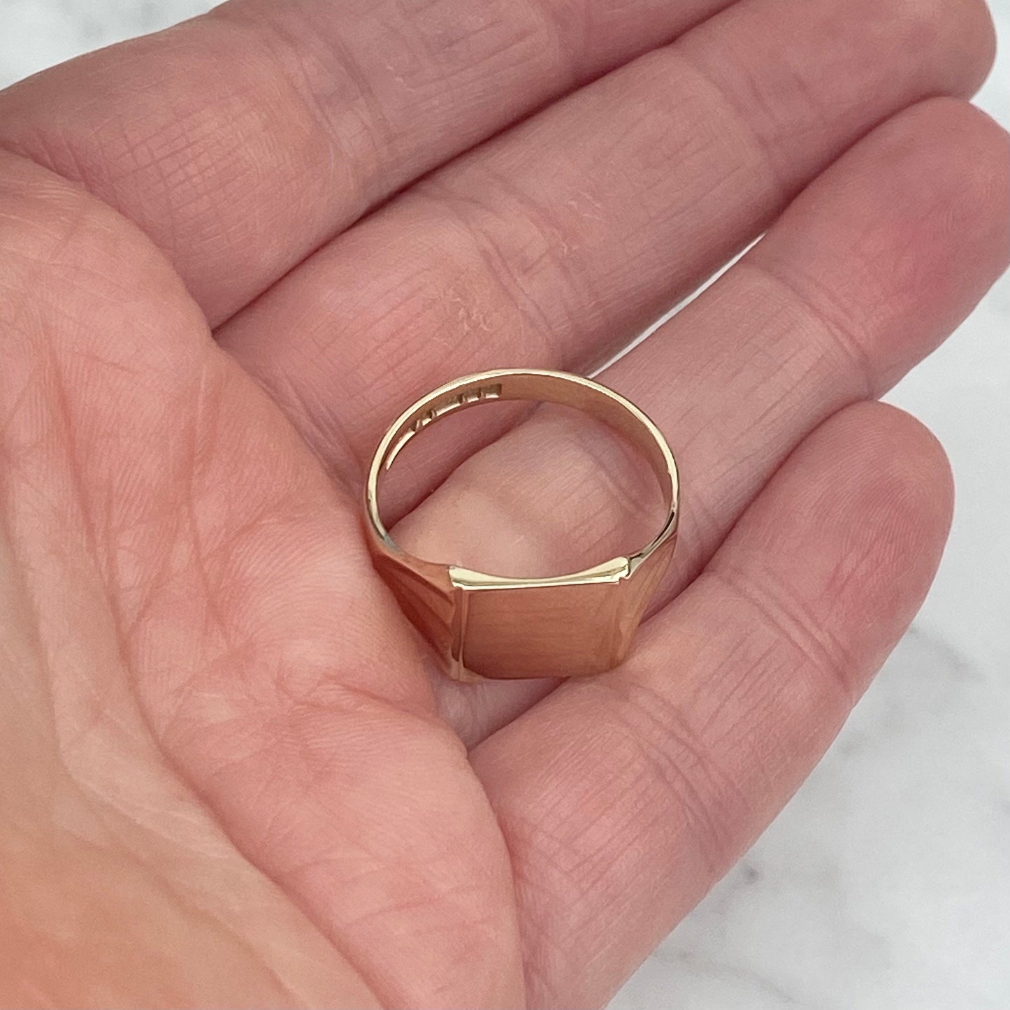 Vintage 1990s 9ct yellow gold square signet ring