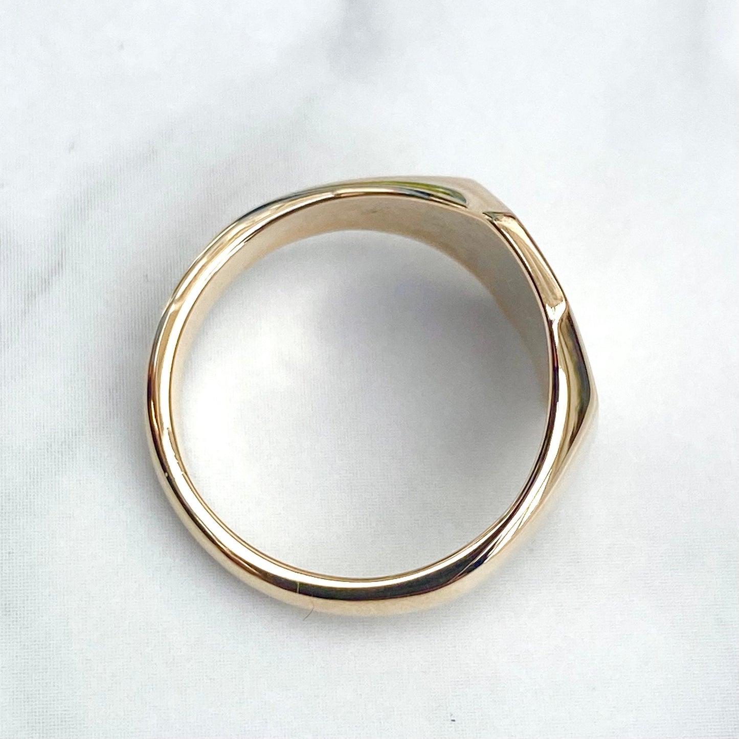 Vintage 9ct yellow gold octagonal signet ring - Can be hand engraved - UK size N 1/2 - US size 7 - British vintage jewellery