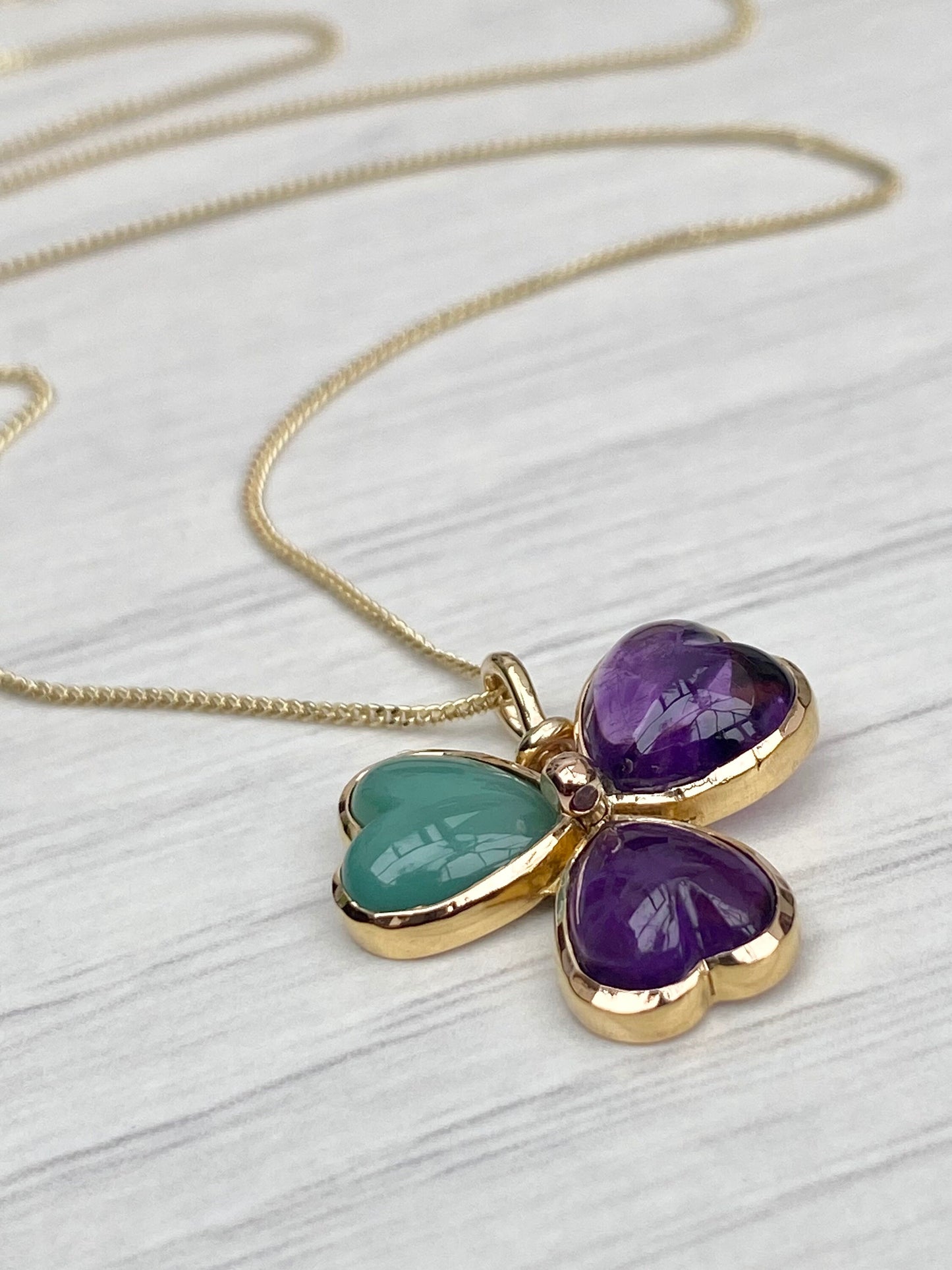Vintage 9ct yellow chalcedony and amethyst clover pendant on a new 9ct gold chain