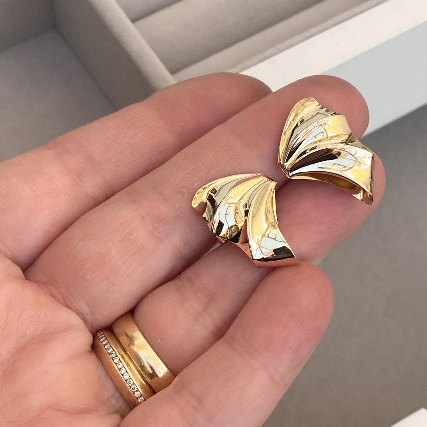 Vintage 1980s 9ct yellow gold statement half bow, wing style stud earrings
