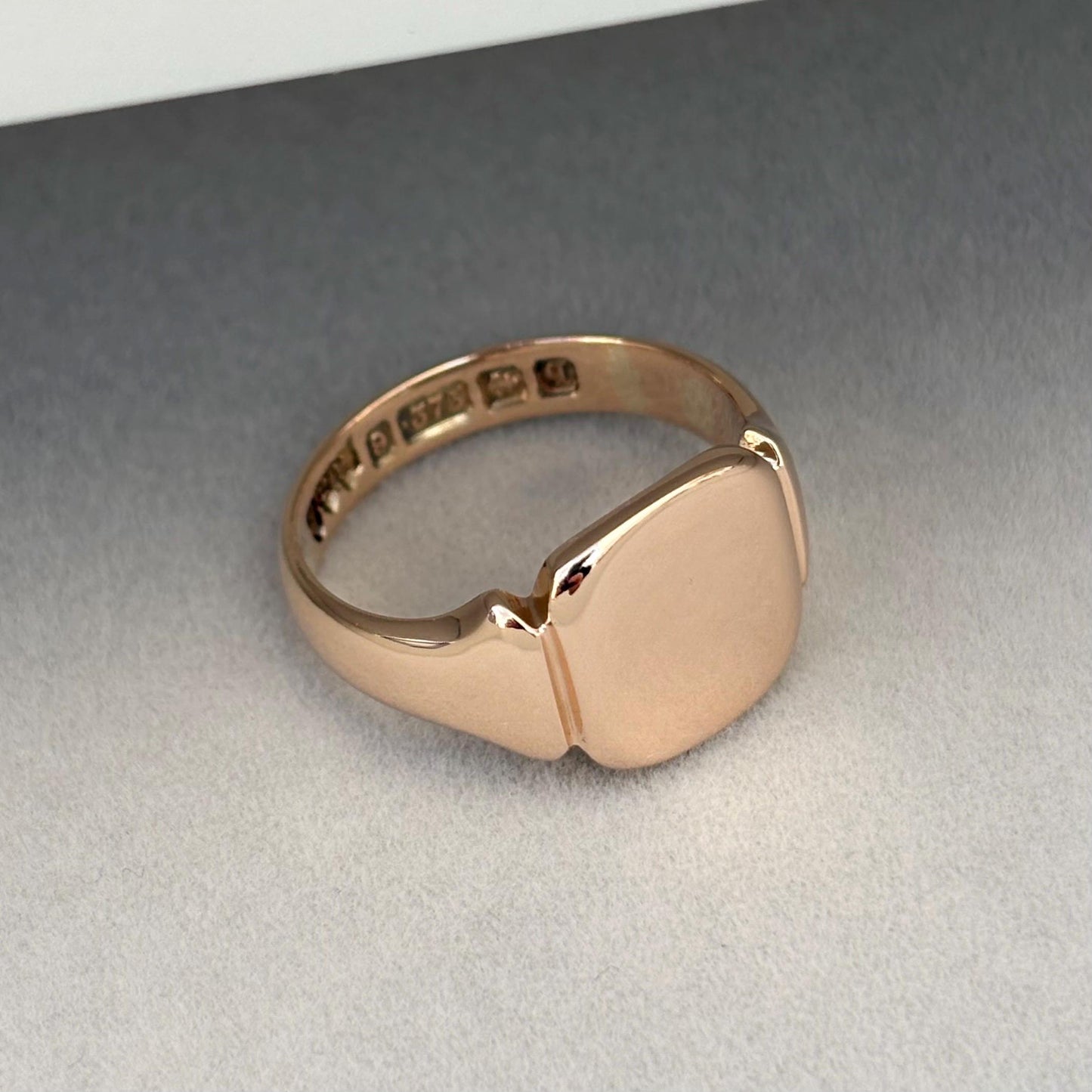 Vintage Edwardian 1915 9ct rose gold cushion signet ring