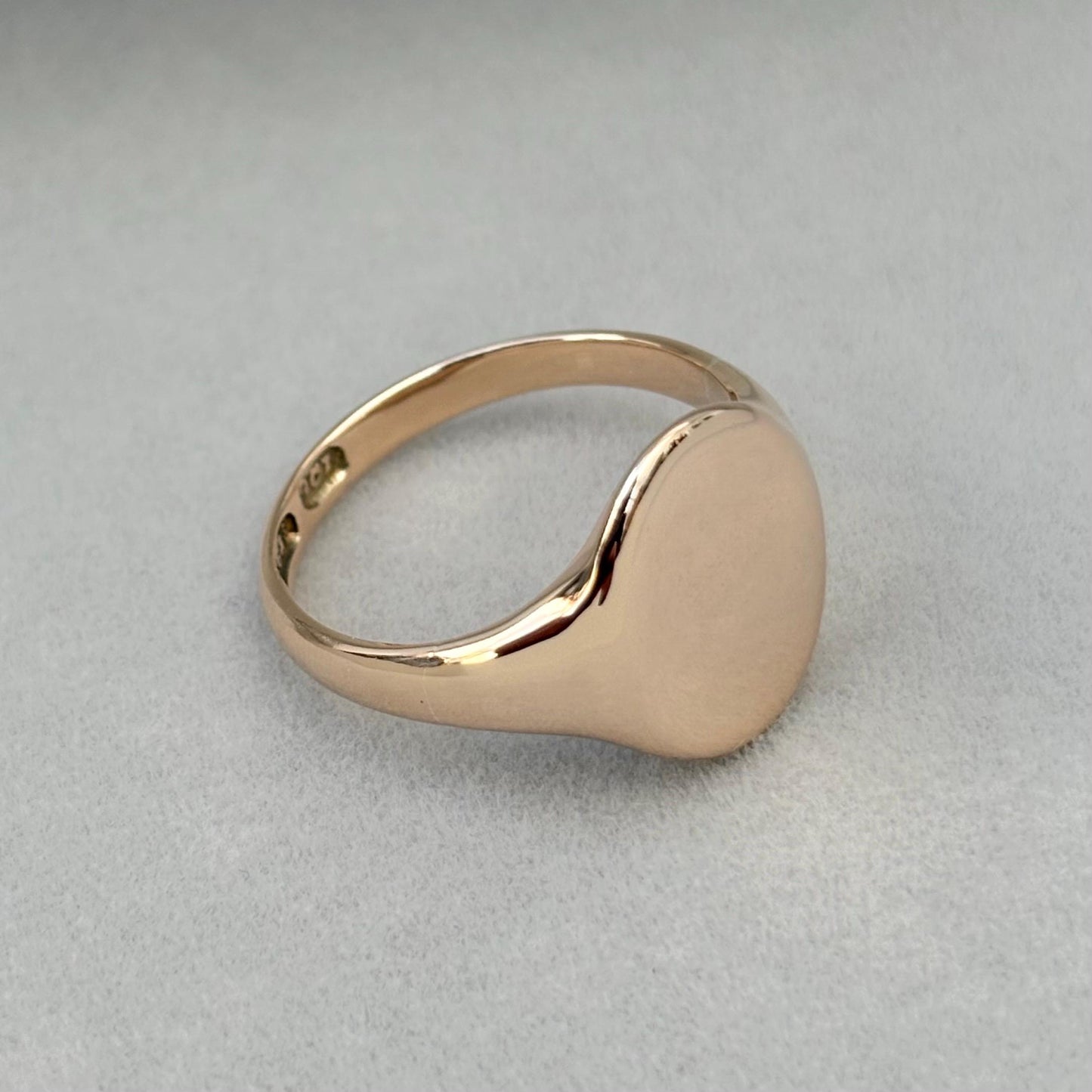 Vintage 9ct rose gold classic oval signet ring