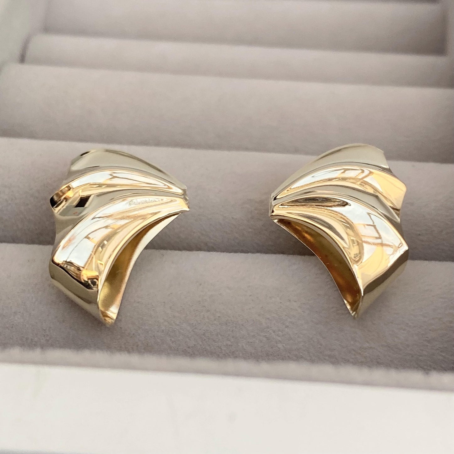 Vintage 1980s 9ct yellow gold statement half bow, wing style stud earrings