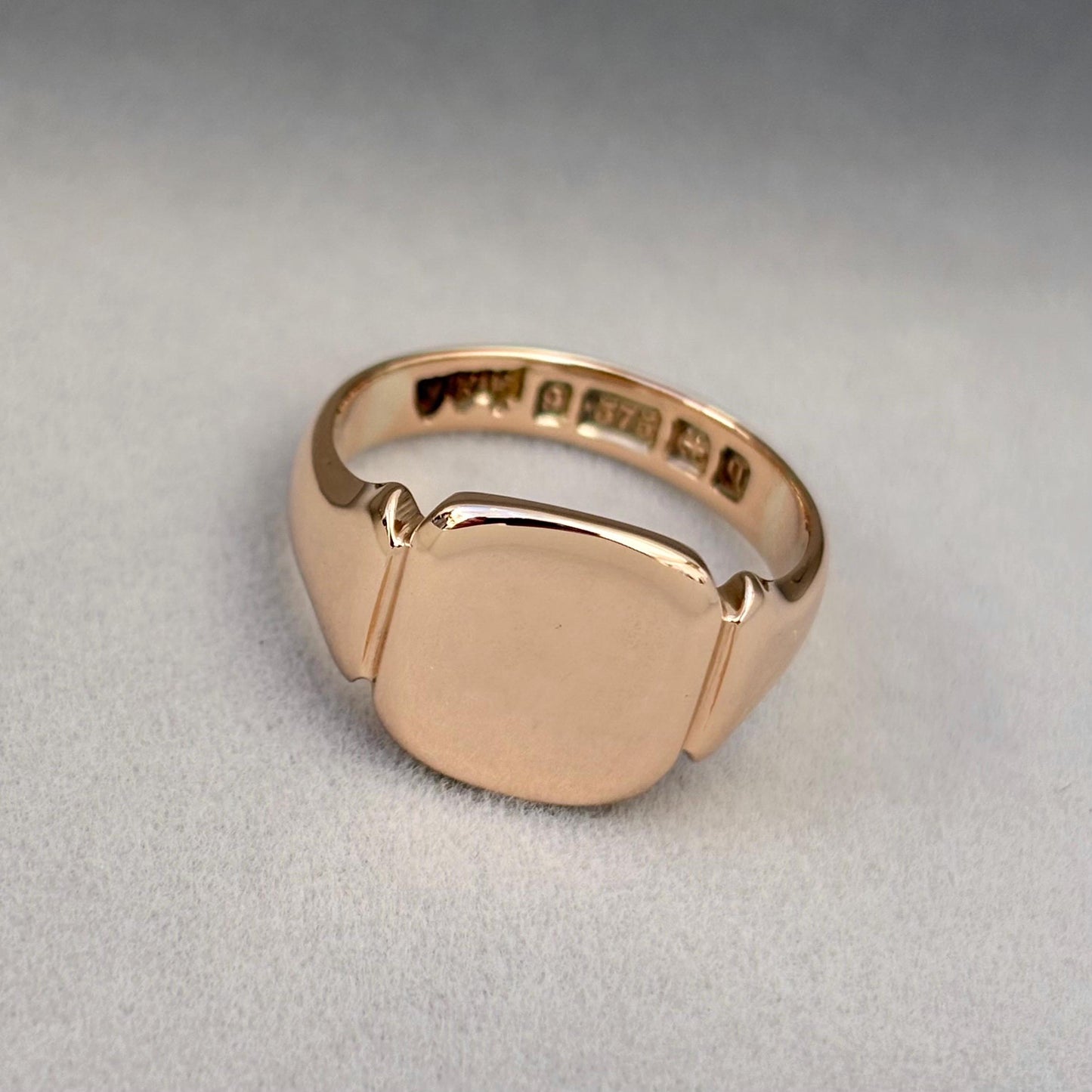 Vintage Edwardian 1915 9ct rose gold cushion signet ring
