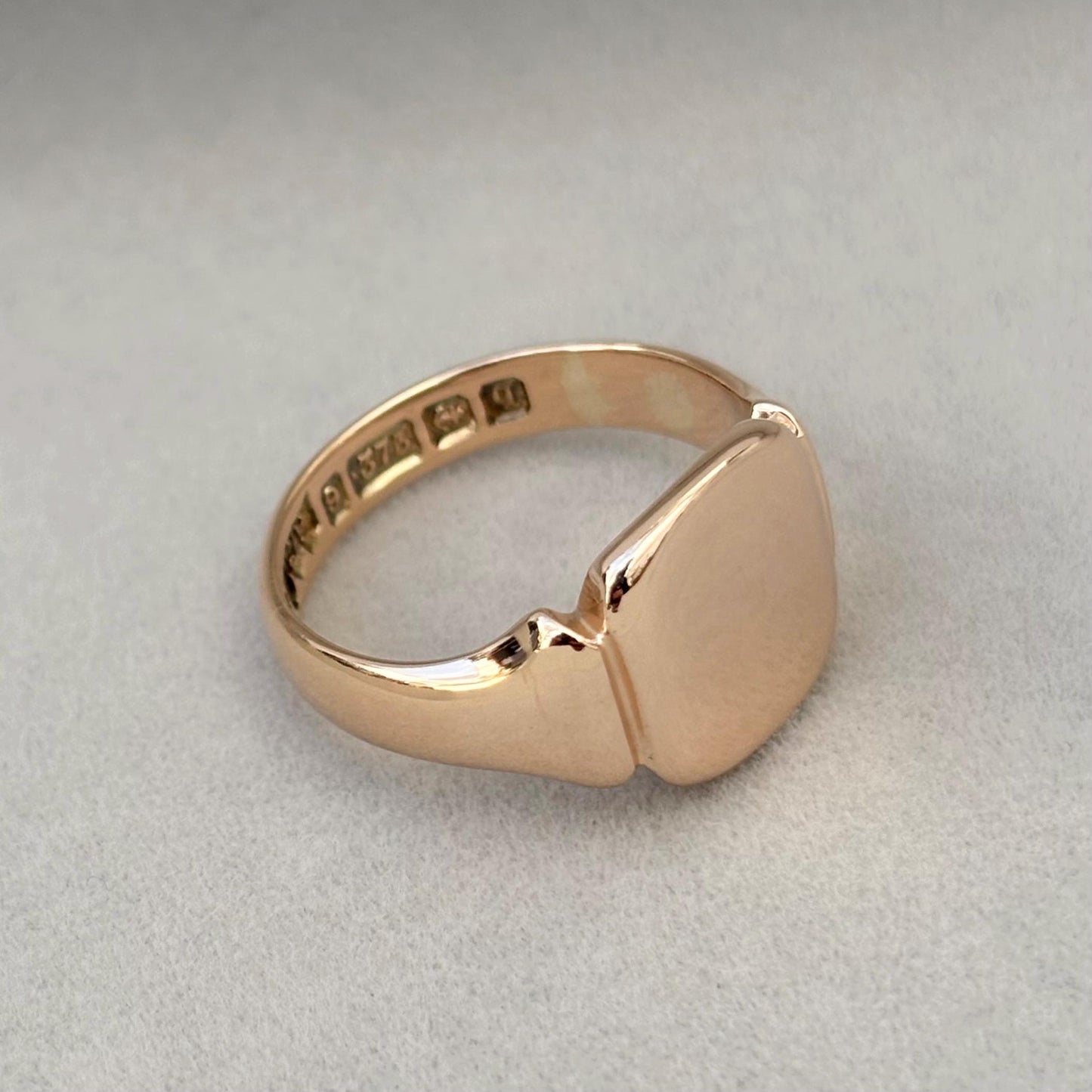 Vintage Edwardian 1915 9ct rose gold cushion signet ring