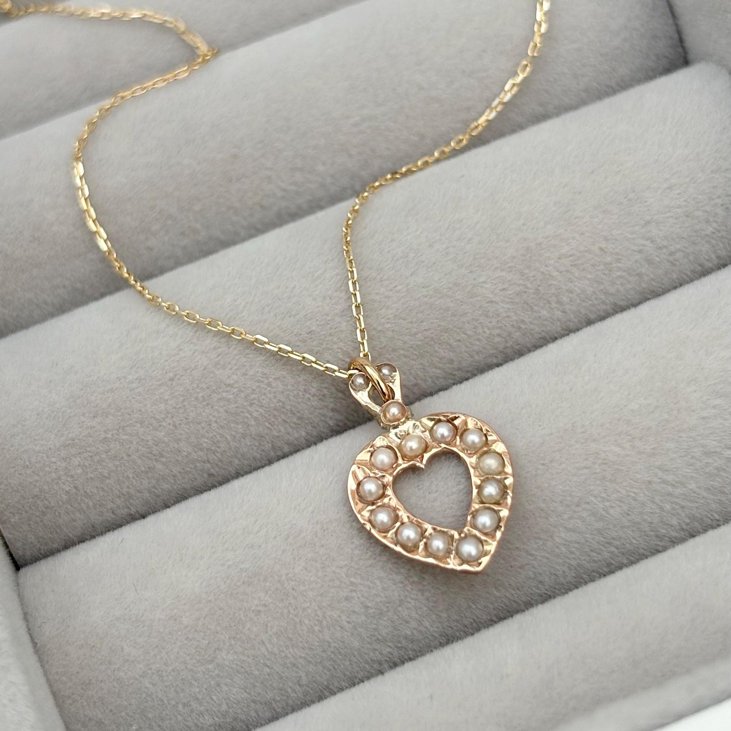 Vintage 9ct yellow gold dainty split seed pearl heart charm pendant on a new fine 0.8mm 9ct yellow gold chain