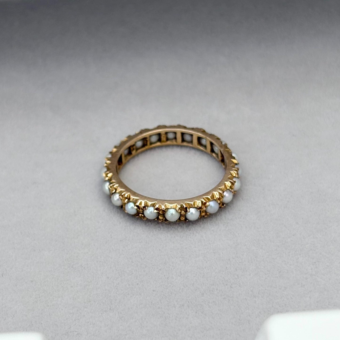 Vintage 1980s 9ct yellow gold pearl band