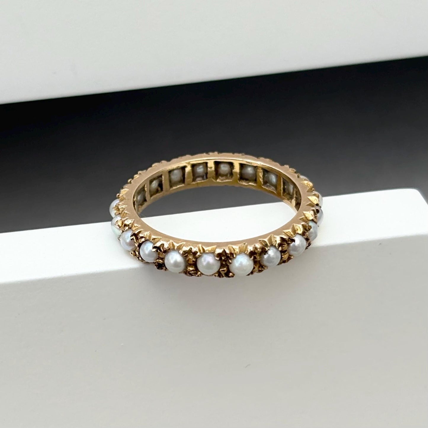 Vintage 1980s 9ct yellow gold pearl band