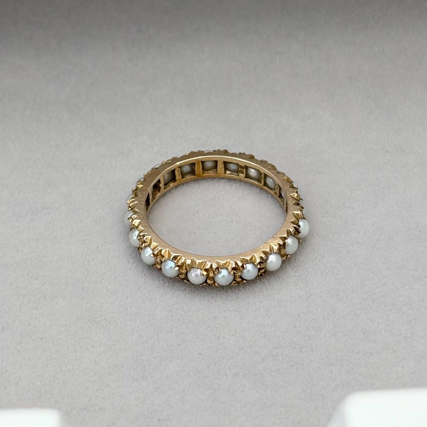 Vintage 1980s 9ct yellow gold pearl band