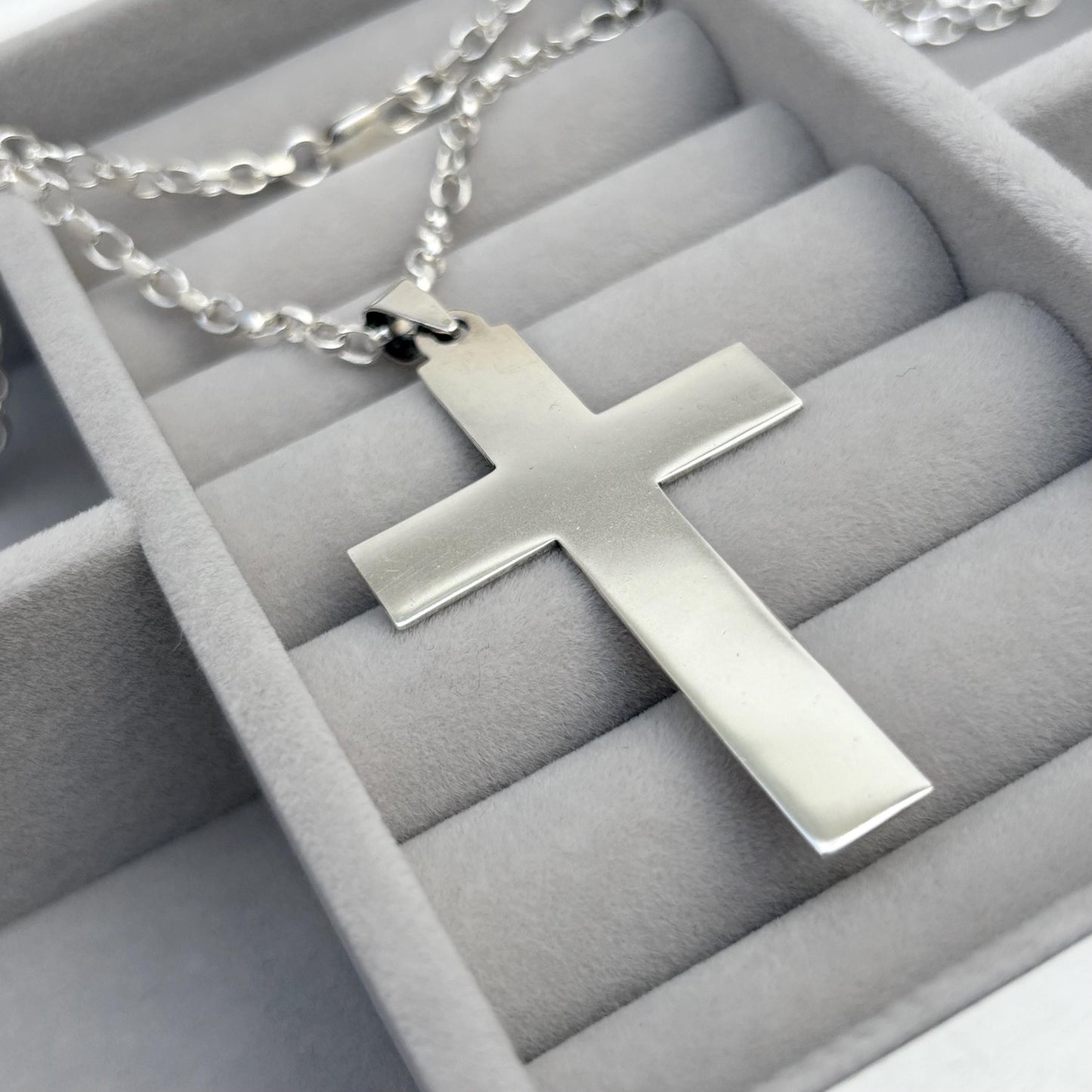 Vintage very large solid silver cross pendant on a new 26” silver oval trace chain