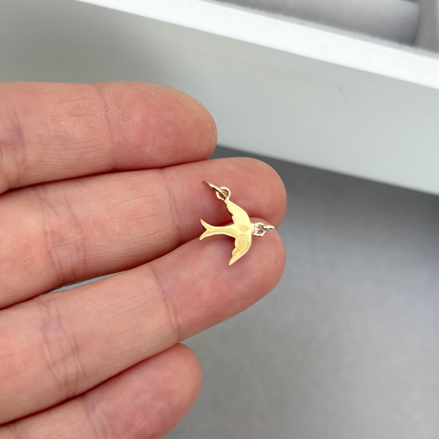 Vintage 9ct yellow Gold Dainty Turquoise and Pearl Bird Charm Pendant Chain Necklace
