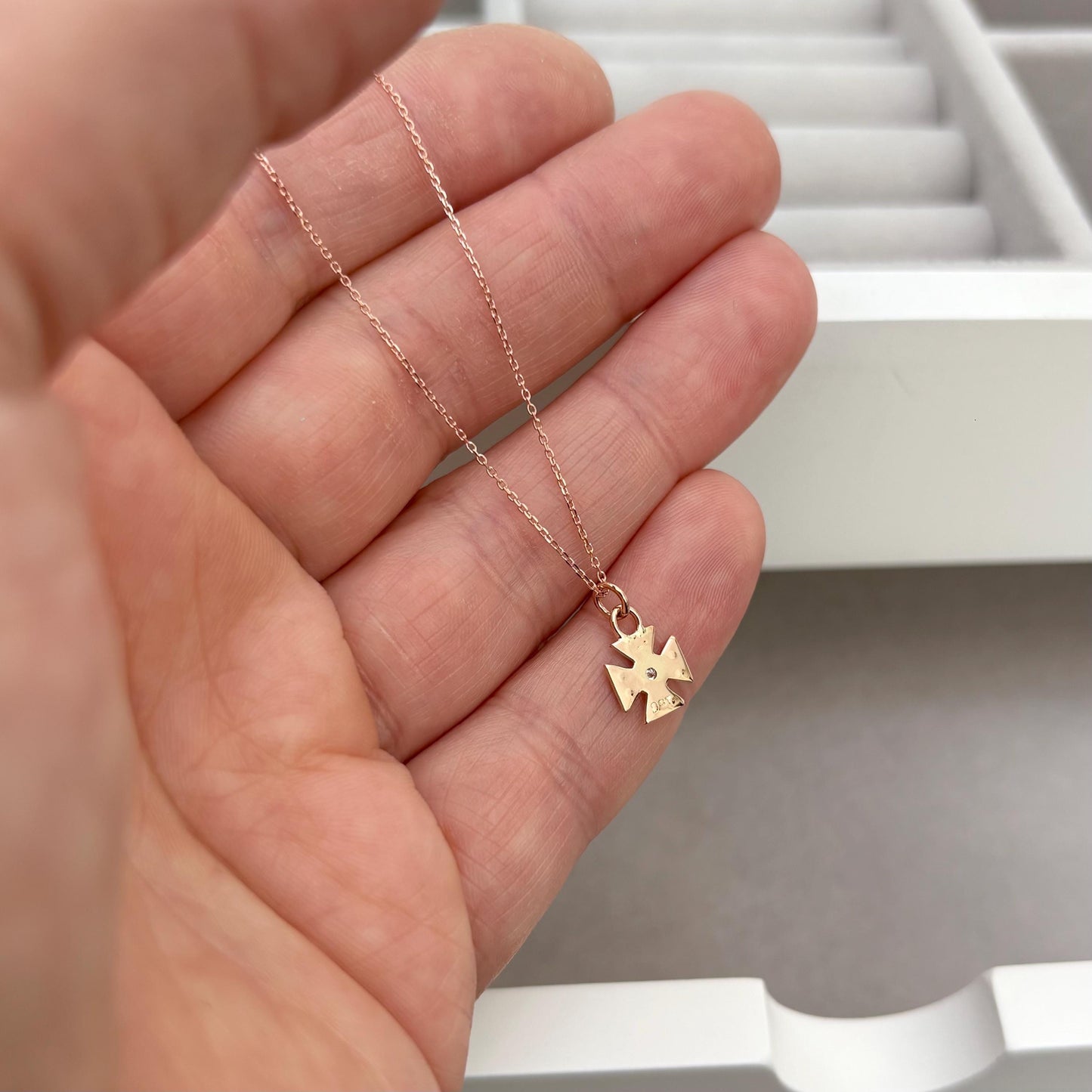 Vintage 9ct rose Gold Dainty Diamond Pearl Maltese Cross Charm Pendant Chain Necklace