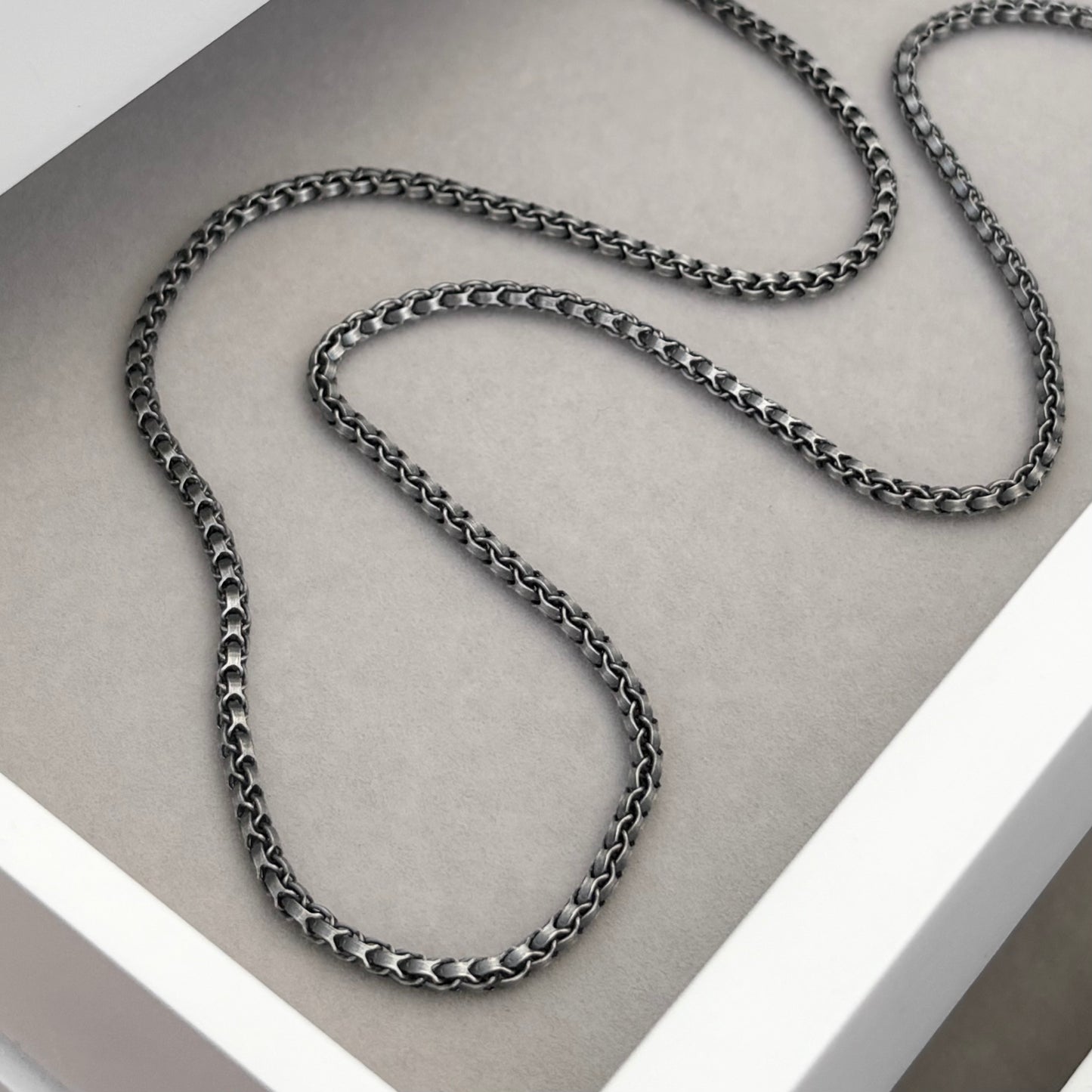 Oxidised or polished sterling silver 2.5mm wide dovetail chain