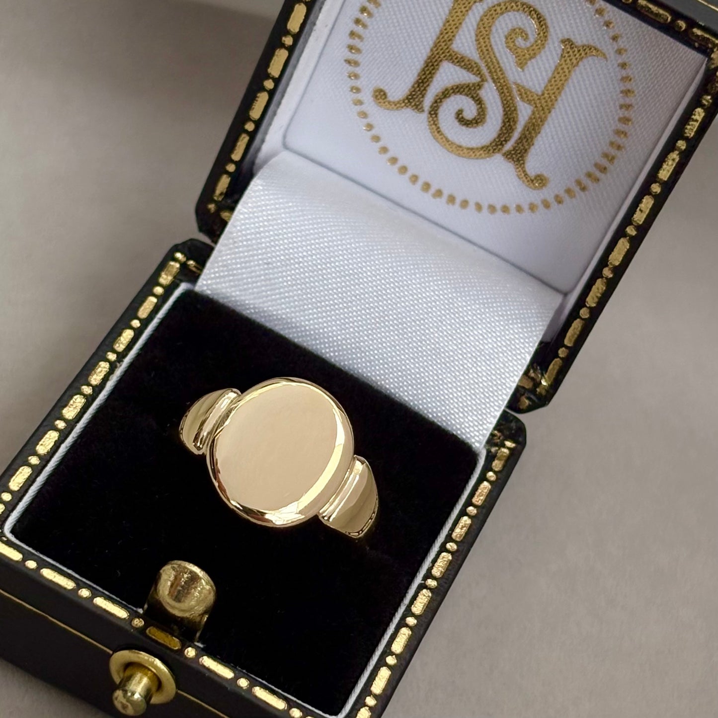 Special order - Vintage 1960s 9ct Yellow Gold Oval Signet Ring