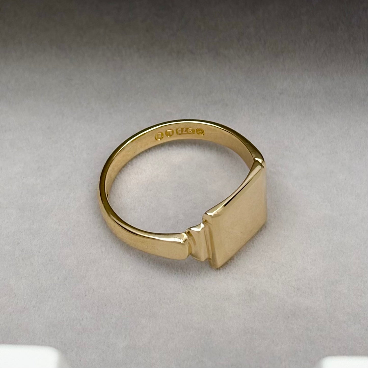 Just in! Vintage 1940s 9ct Yellow Gold Square Signet Ring