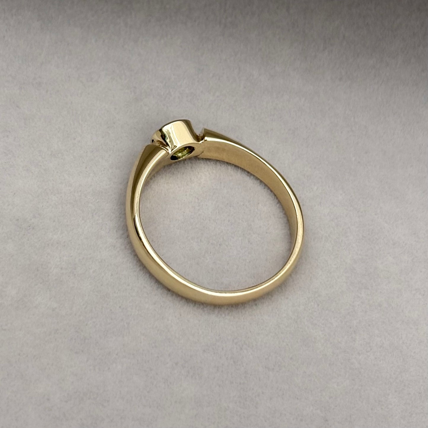 Vintage 1990s 9ct yellow gold Tsavorite Garnet unique ring