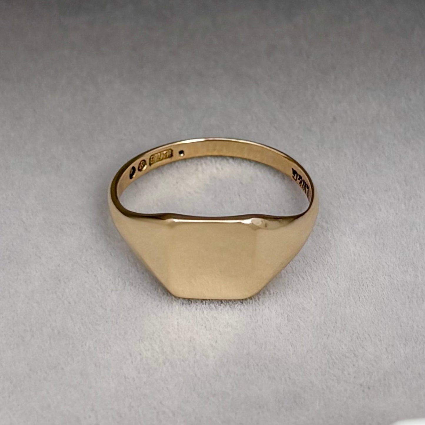 Just in! Vintage 1970s 9ct yellow gold Dainty square signet ring