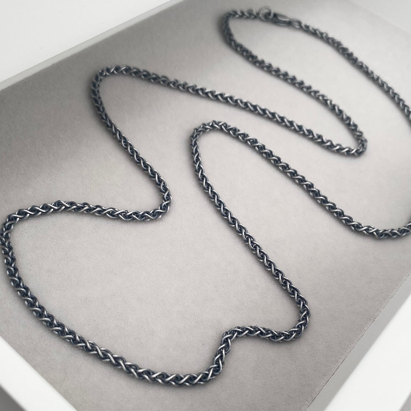 Oxidised or polished sterling silver 2.5mm wide spiga chain