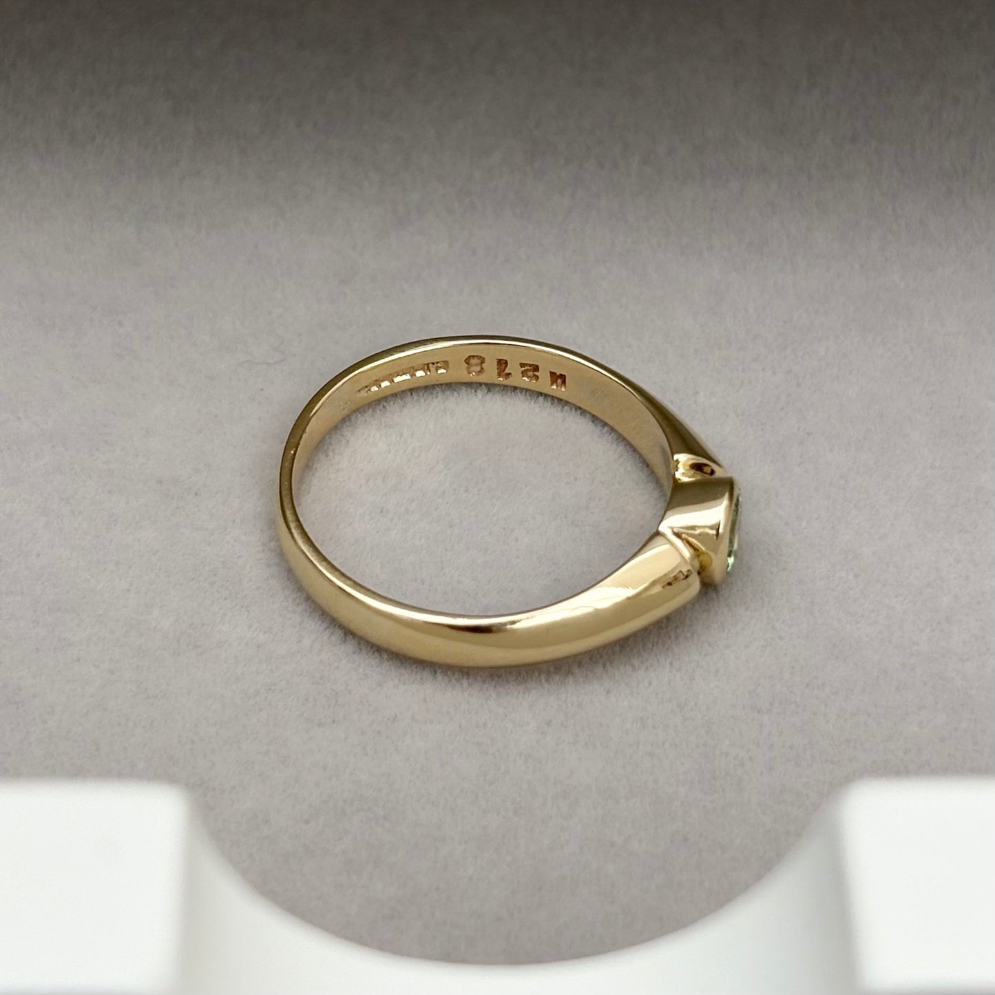 Vintage 1990s 9ct yellow gold Tsavorite Garnet unique ring