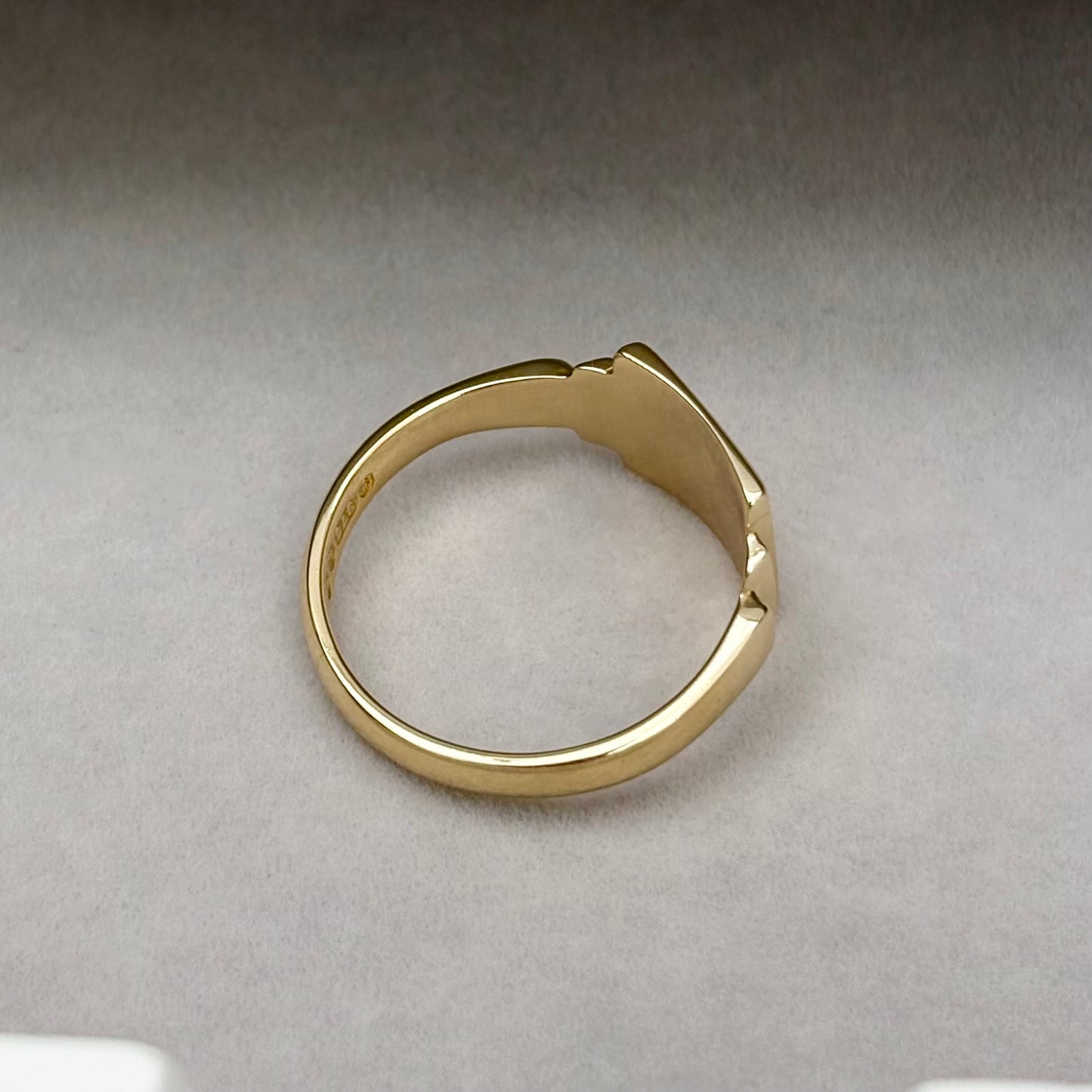 Just in! Vintage 1940s 9ct Yellow Gold Square Signet Ring