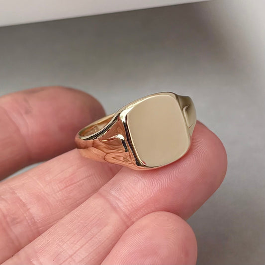 Vintage 1950s 9ct yellow gold Large Cushion signet ring
