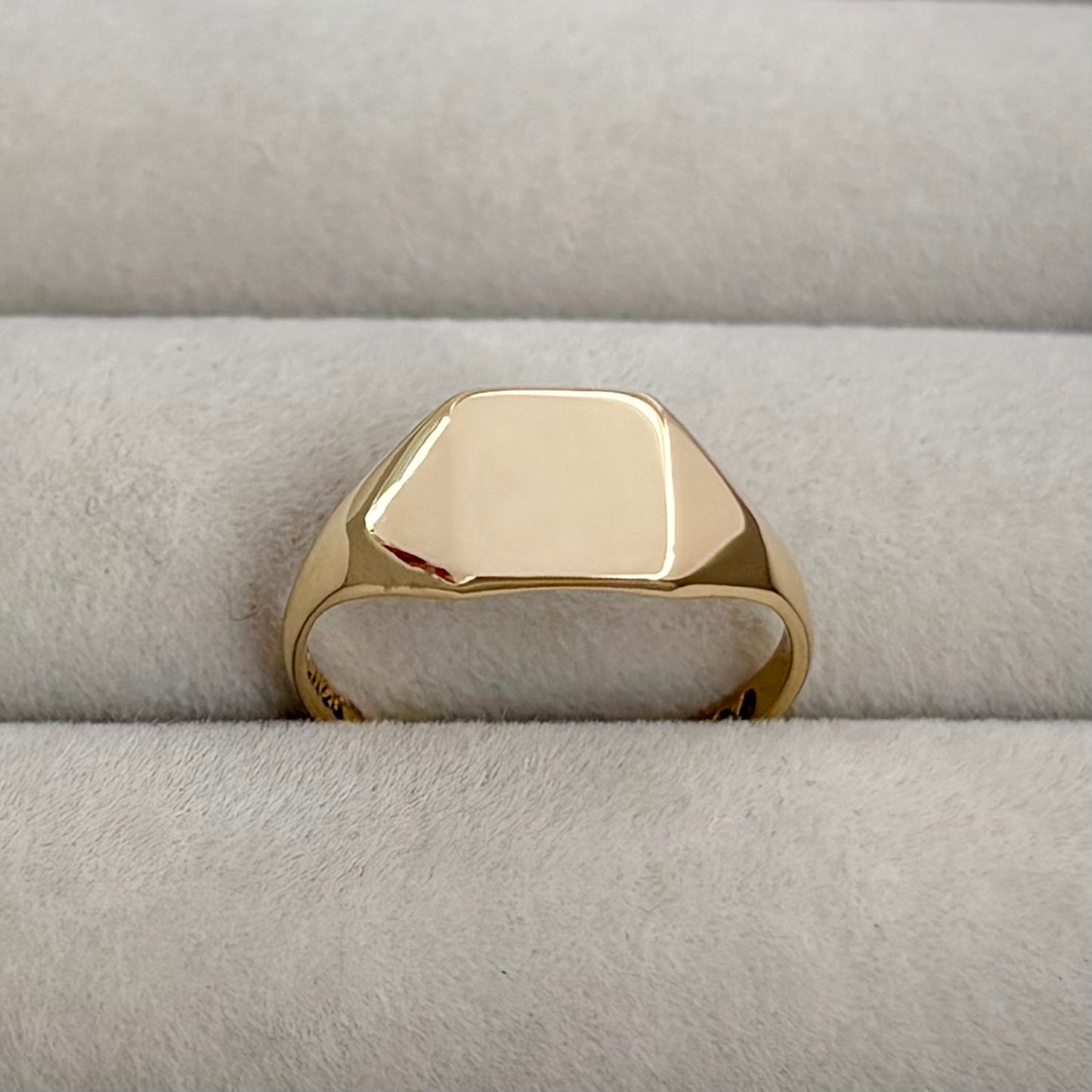 Just in! Vintage 1970s 9ct yellow gold Dainty square signet ring