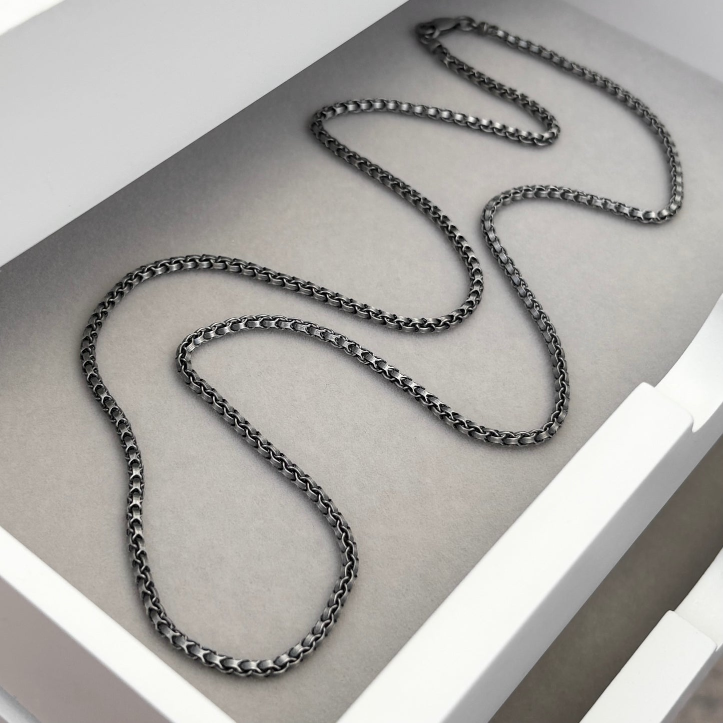 Oxidised or polished sterling silver 2.5mm wide dovetail chain