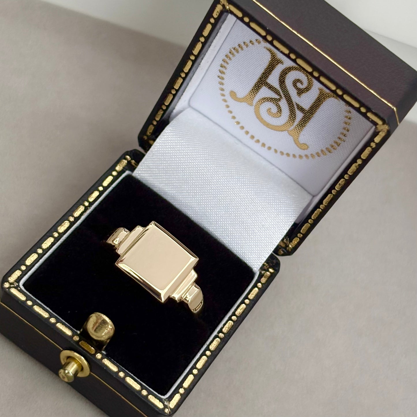 Just in! Vintage 1940s 9ct Yellow Gold Square Signet Ring