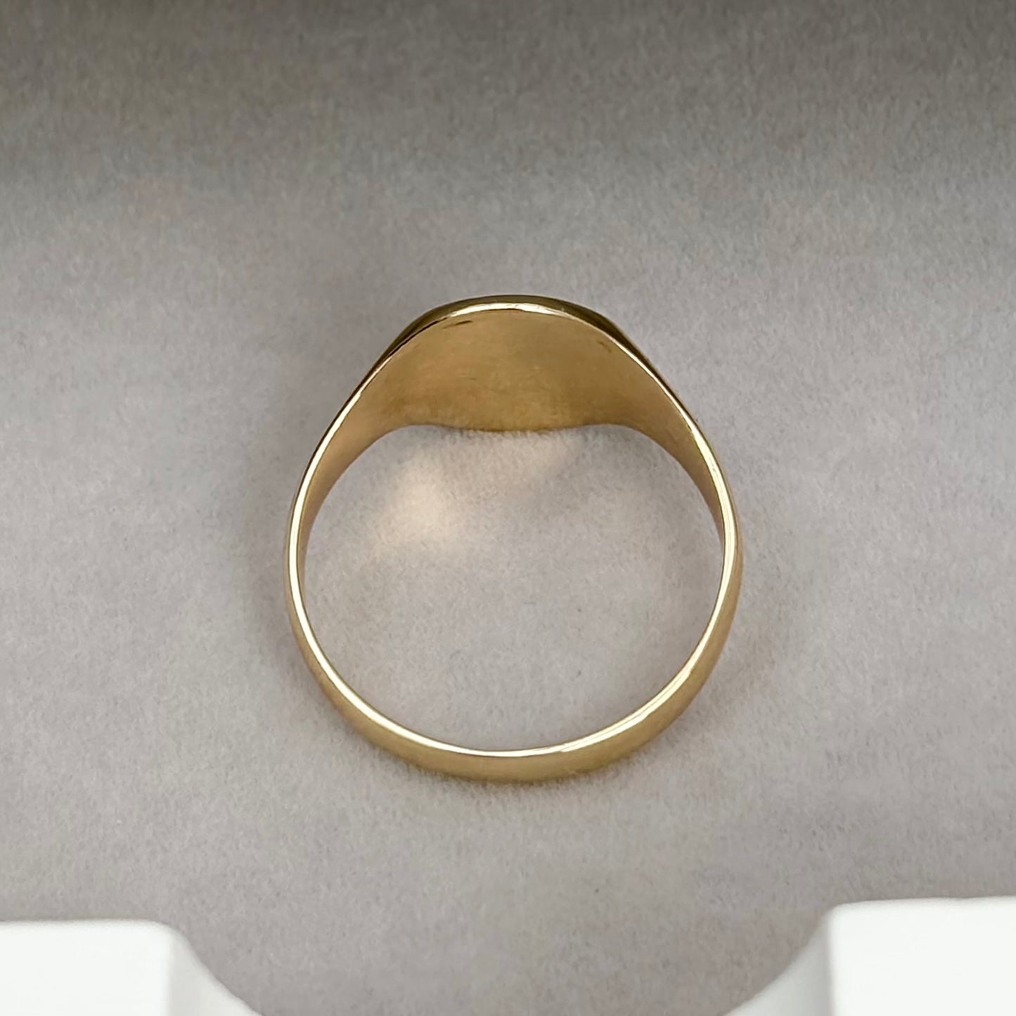 Just in! Vintage 1970s 9ct yellow gold Engraved Oval Cushion signet ring