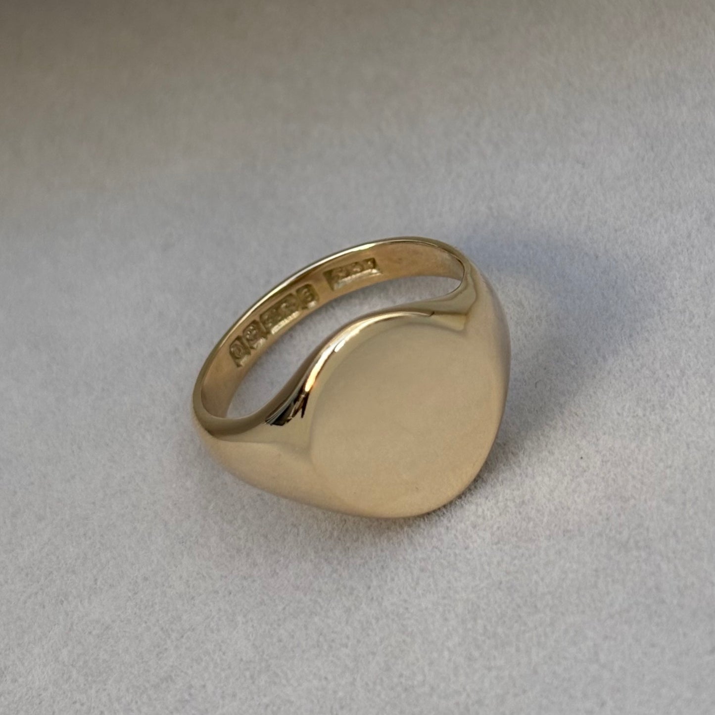 Special order - Vintage 9ct yellow gold classic oval signet ring