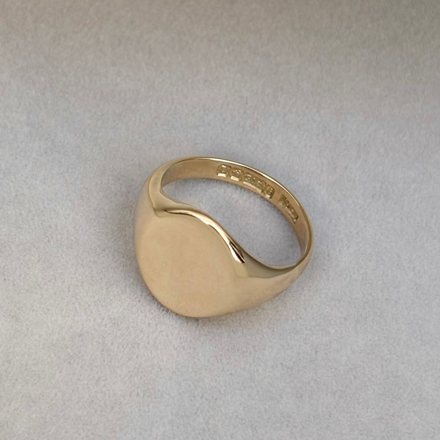 Special order - Vintage 9ct yellow gold classic oval signet ring