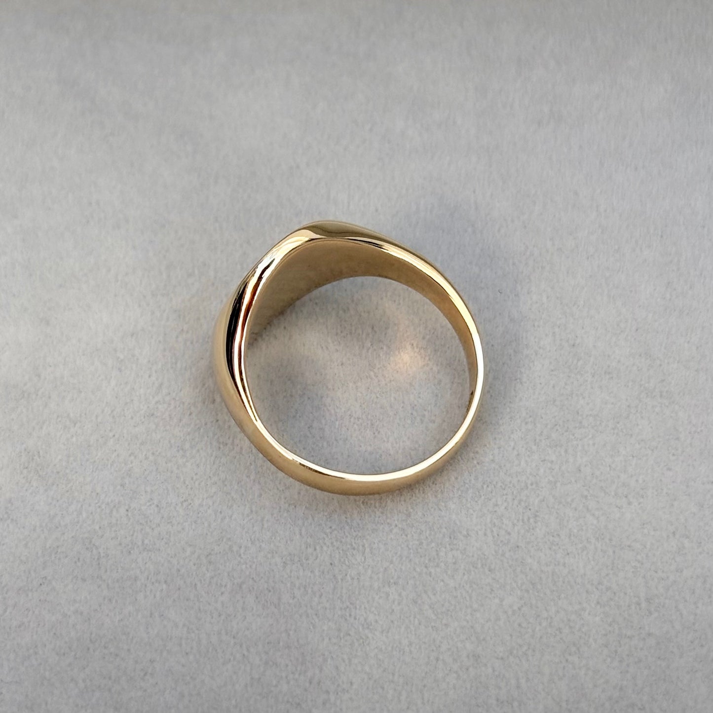 Special order - Vintage 9ct yellow gold classic oval signet ring