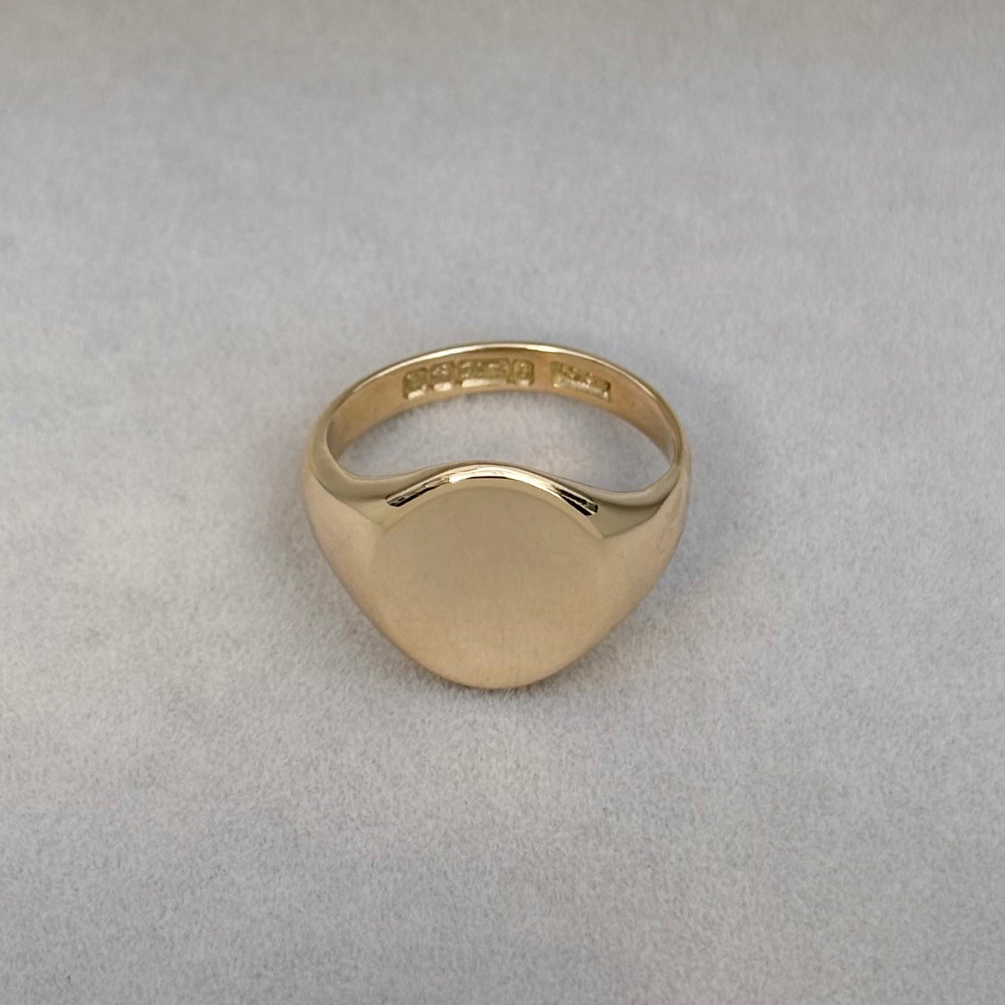 Special order - Vintage 9ct yellow gold classic oval signet ring