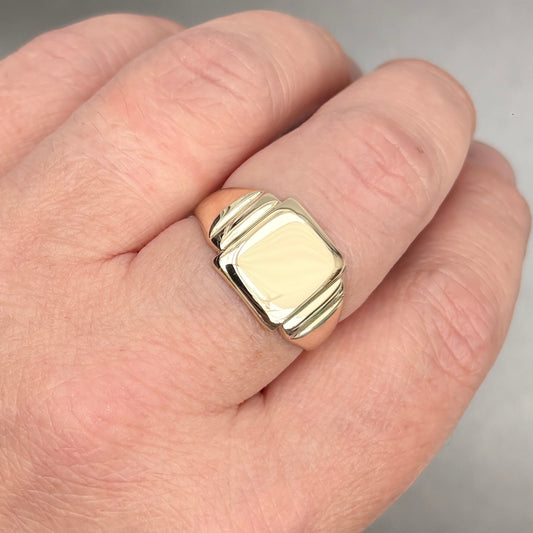 Vintage 1950s 9ct Yellow Gold Rectangle Signet Ring