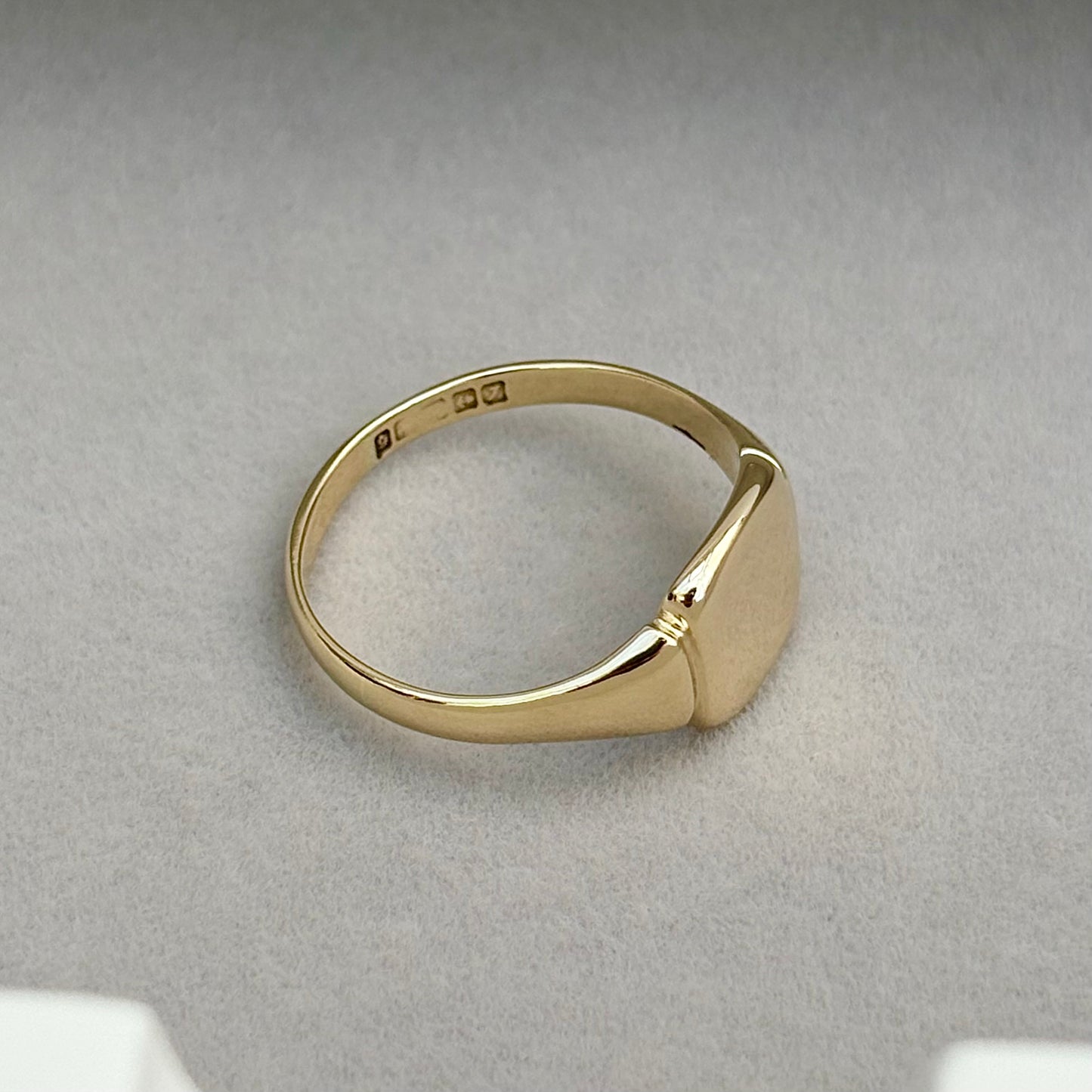New arrival! Vintage 1950s 9ct Yellow Gold Small Square Cushion Signet Ring