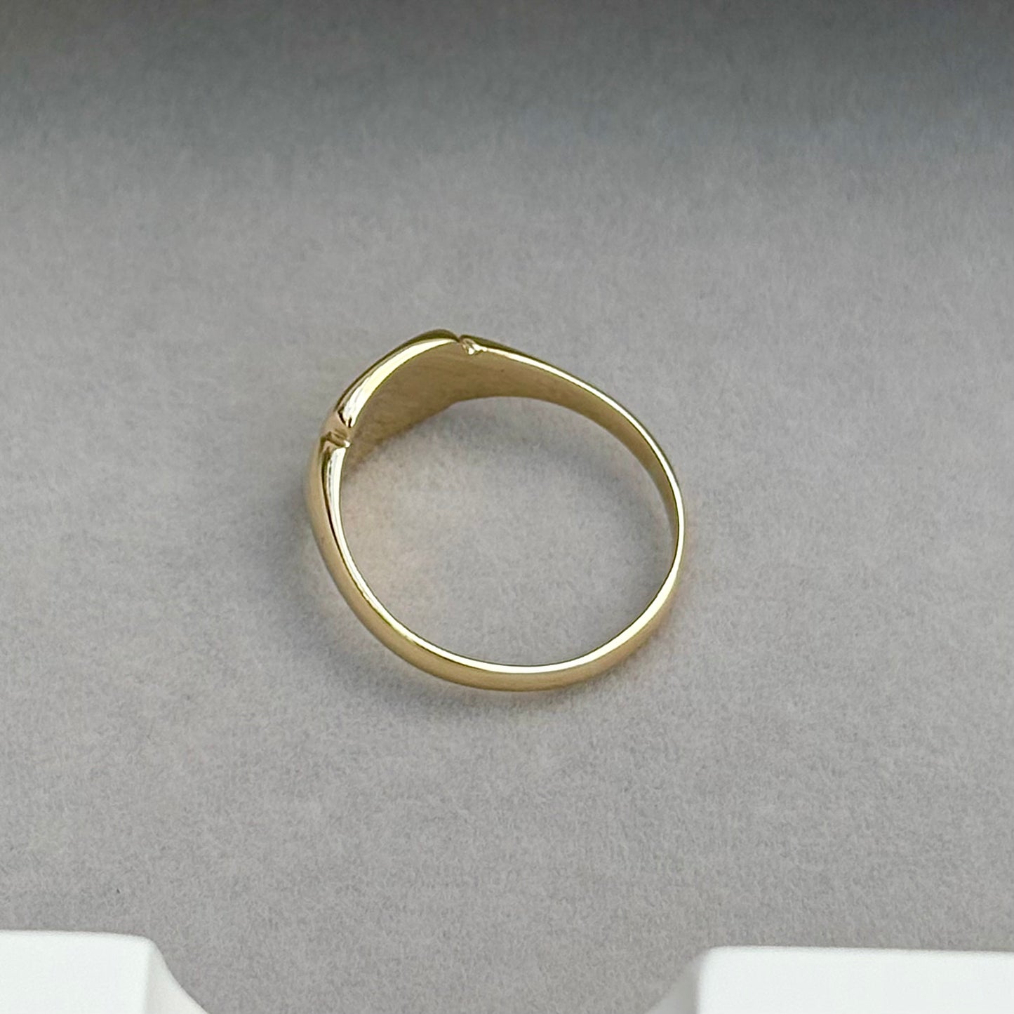 New arrival! Vintage 1950s 9ct Yellow Gold Small Square Cushion Signet Ring
