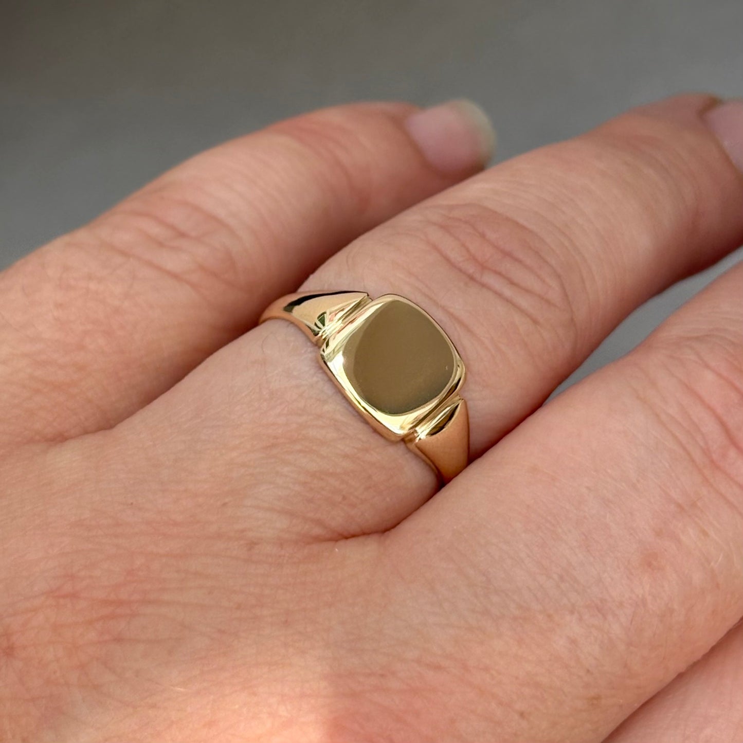 New arrival! Vintage 1950s 9ct Yellow Gold Small Square Cushion Signet Ring