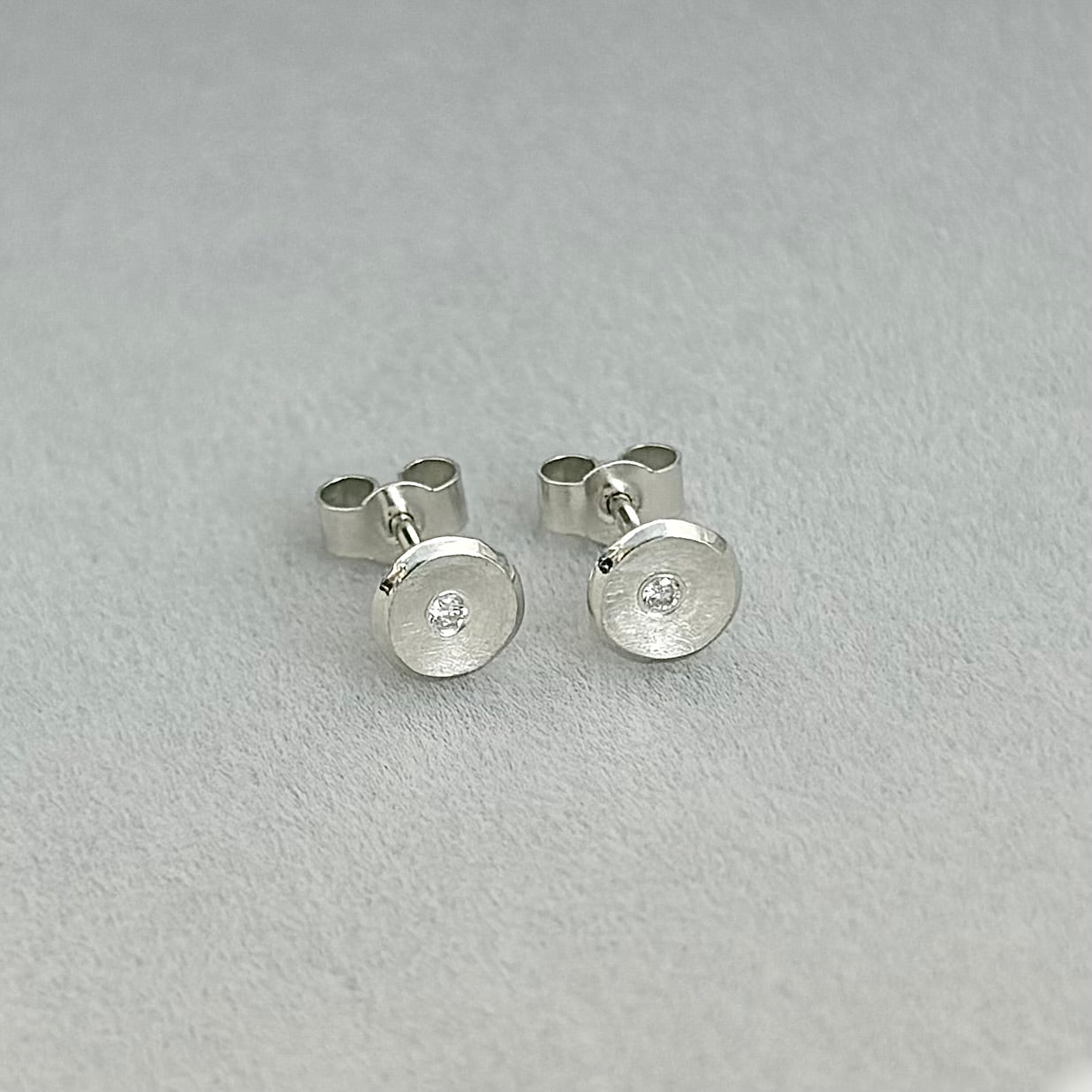 New arrival! Handmade 9ct yellow, rose or white gold tiny 4mm disc petal diamond stud earrings