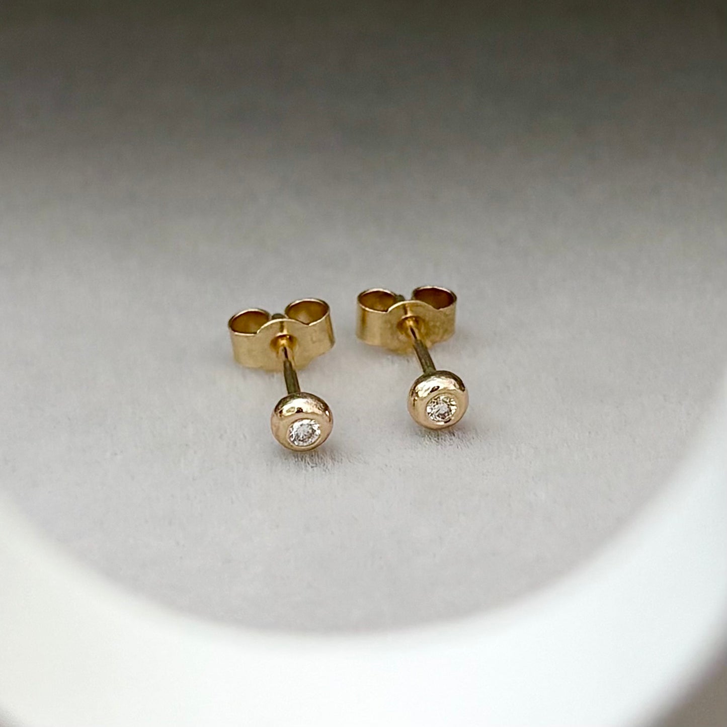 New arrival! Handmade 9ct yellow gold tiny nugget natural diamond stud earrings