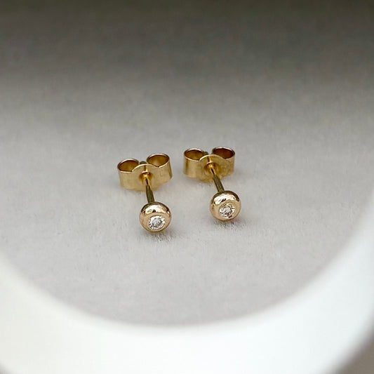 New arrival! Handmade 9ct yellow gold tiny nugget natural diamond stud earrings