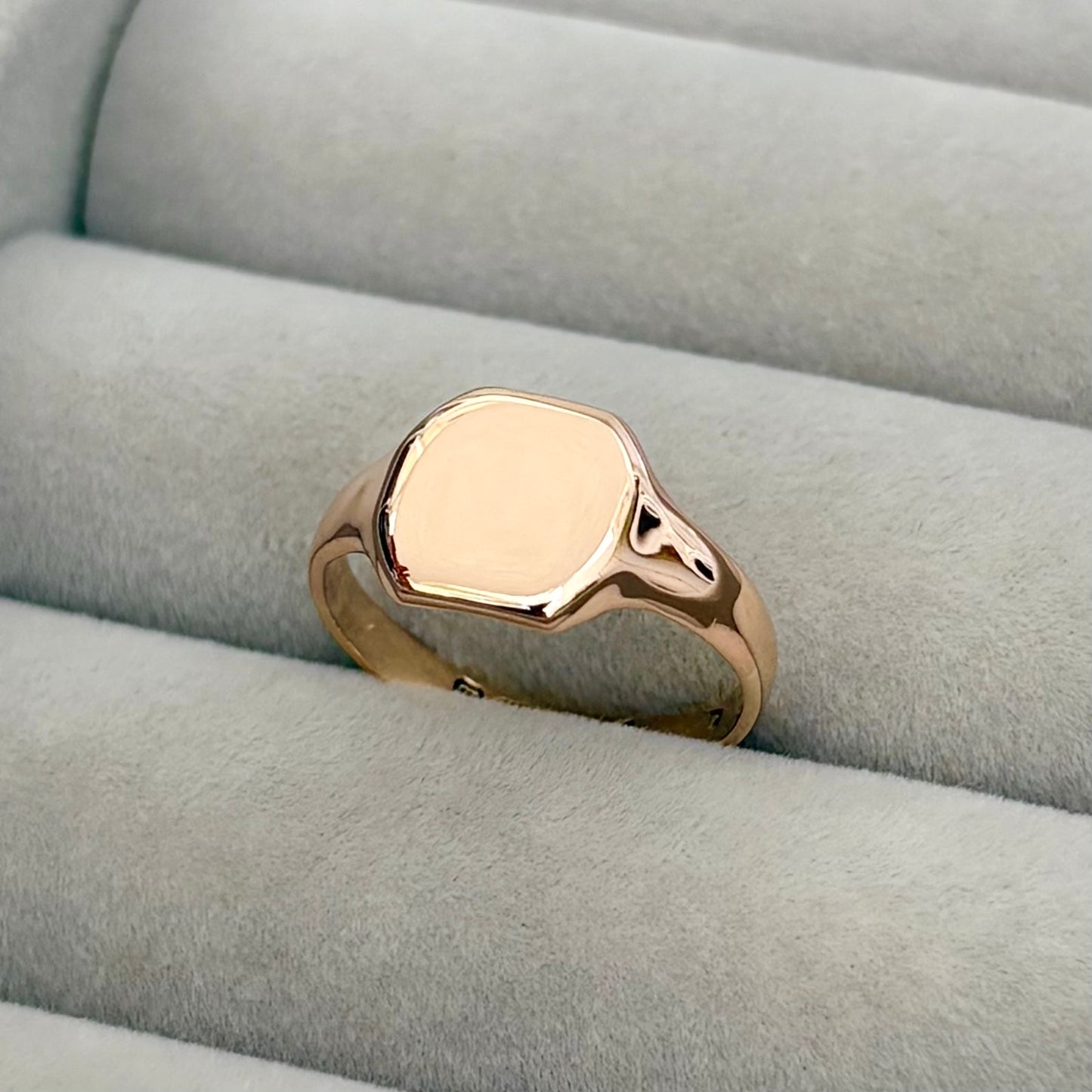 New arrival! Antique 1916 9ct Rose Gold Dainty Square Cushion Signet Ring
