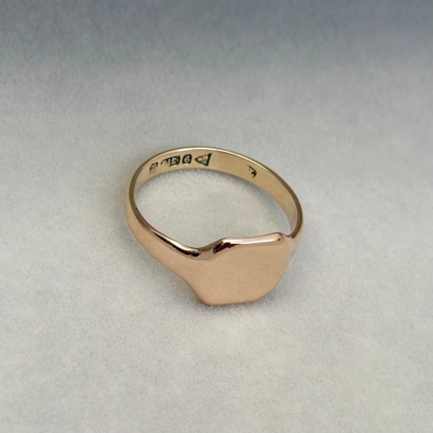 New arrival! Antique 1916 9ct Rose Gold Dainty Square Cushion Signet Ring