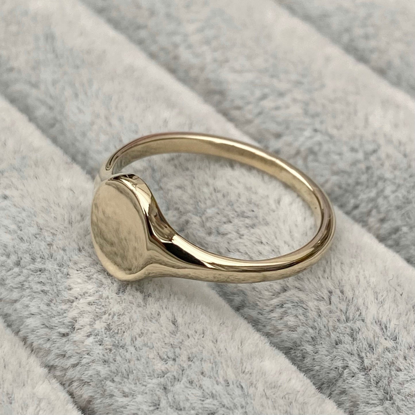 Handmade 9ct yellow gold ladies classic small oval signet ring