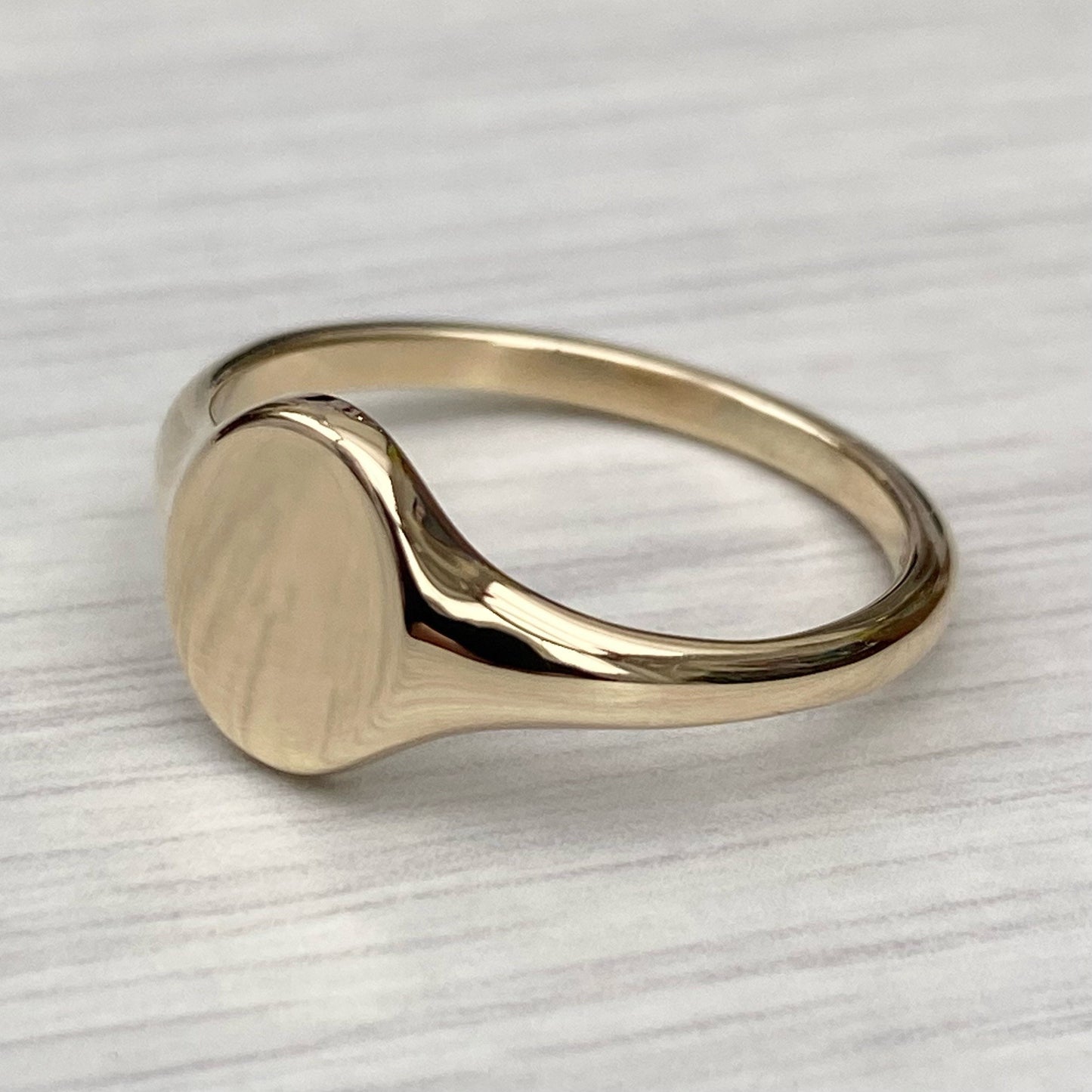 Handmade 9ct yellow gold ladies classic small oval signet ring