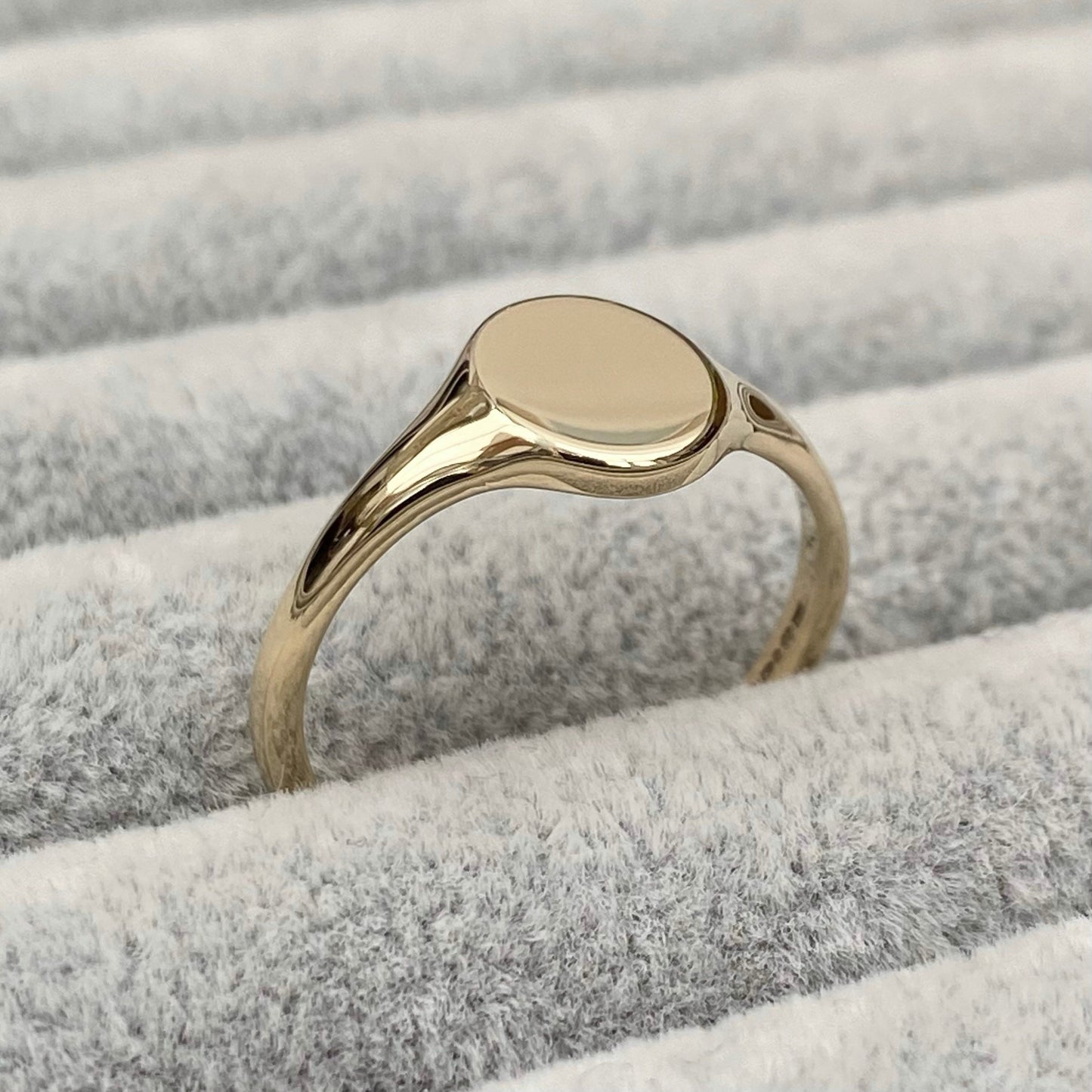 Handmade 9ct yellow gold ladies classic small oval signet ring