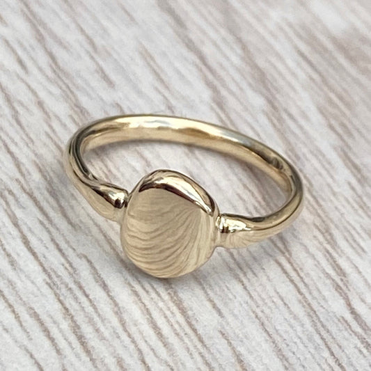 Handmade 9ct yellow gold pebble signet ring - recycled old gold - unique design - UK size K 1/2 - US size 5 1/2 - Can be hand engraved