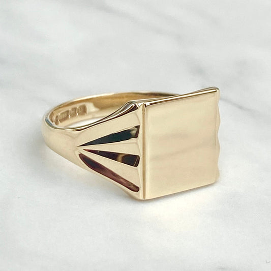 Vintage 9ct yellow gold square signet ring - Can be hand engraved - UK size R 1/2 - US size 8 3/4 - British vintage jewellery